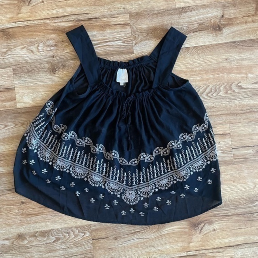 Lulumari Black and White Embroidered Tank Top